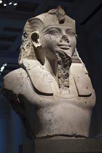 © Ian Glover - Busto de Amenhotep III