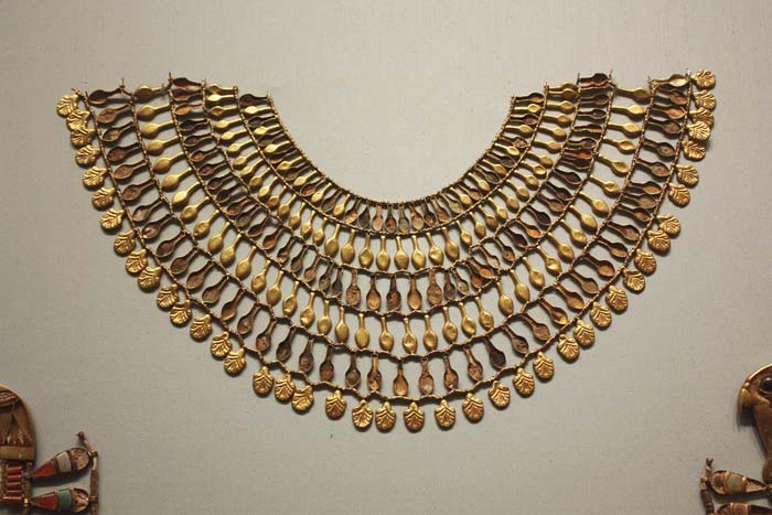 Collar Ancho de la Dinastía 18