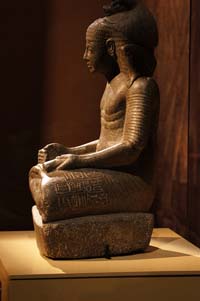 © Tjflex2 - Estatua de Hapy como escriba sentado