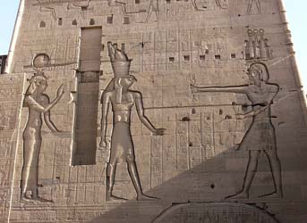 Isis y Horus en el Templo de Philae