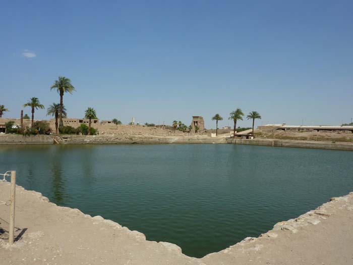 Lago Sagrado en el Templo de Karnak