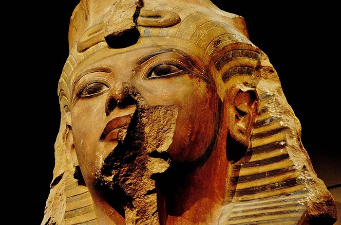 Estatua del Rey Tut