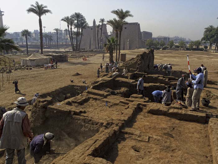 Excavaciones en Luxor