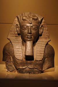 © Tjflex2 - Busto de Merenptah