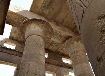 Columnas de la Sala Hipóstila en el Ramesseum