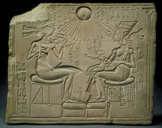 Akhenatón, Nefertiti y sus hijas