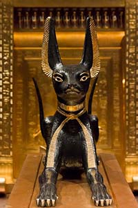 © Jean-Paul Remy - Estatua de Anubis de la Tumba de Tutankamón